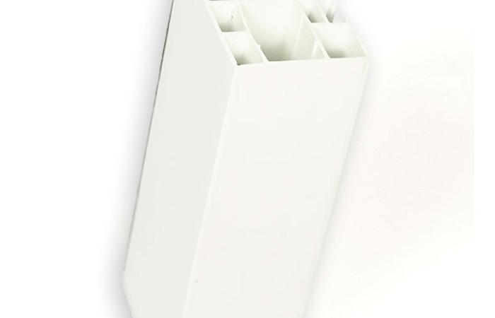 02-Guia_central_PVC-60x45-persianas