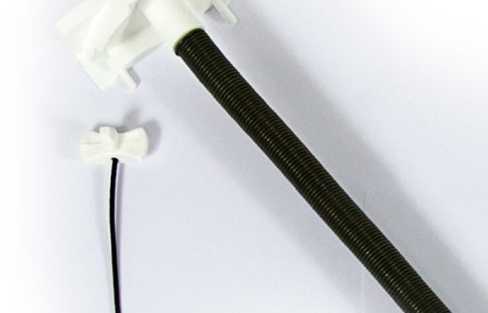 07-Juego_accesorios_mosquitera_enrrollable_contra_testas_blanco