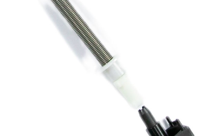 03-Juego_accesorios_mosquitera_enrrollable_contra_testas_negro