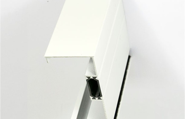 2-Guia_carril_persiana_HC-160-RPT-guide-compacto_