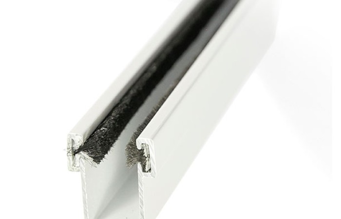 02-Carril-guia-persiana-reduccion-sin-ala-26X15