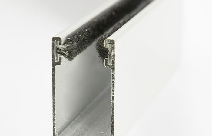 02-Carril_guia_tradicional_persiana_22X40_