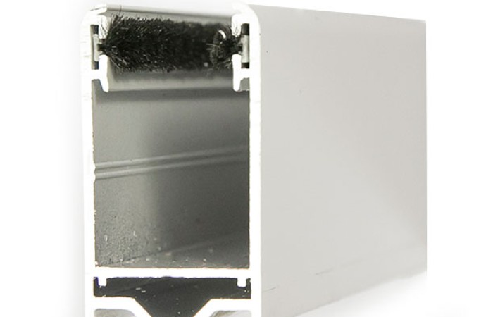 04-Carril_guia_persiana_tradicional-25X47_